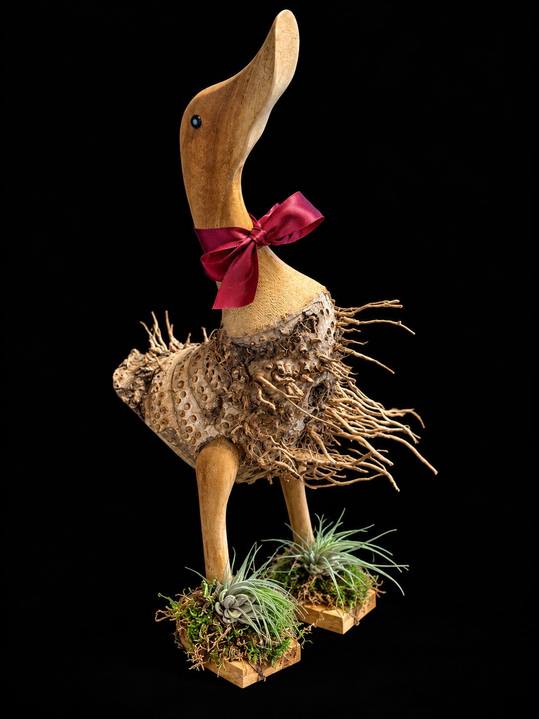 Decoratieve houten eend met Tillandsia – Natuurcreatie – 30 cm