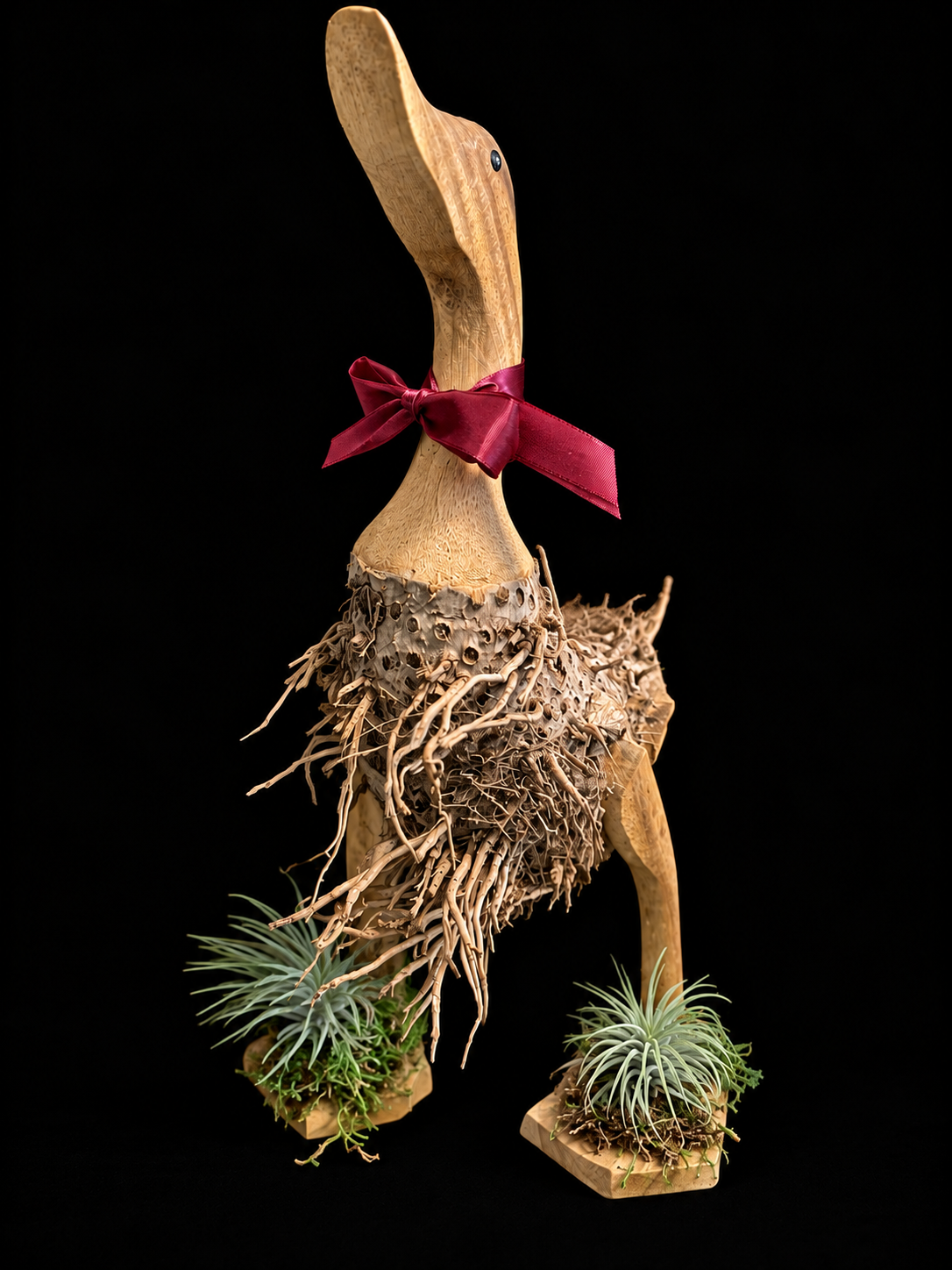 Decoratieve houten eend met Tillandsia – Natuurcreatie – 30 cm